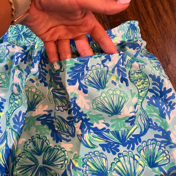 Lilly Pulitzer Luxletic shorts - Picture 5 of 5
